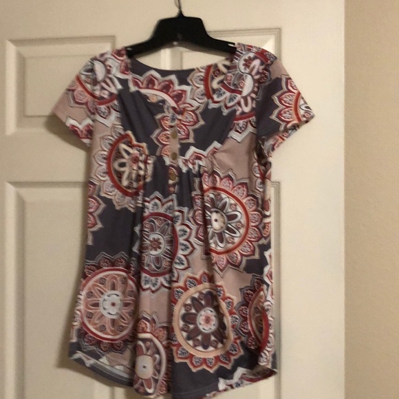 Top - Picture 2 of 2